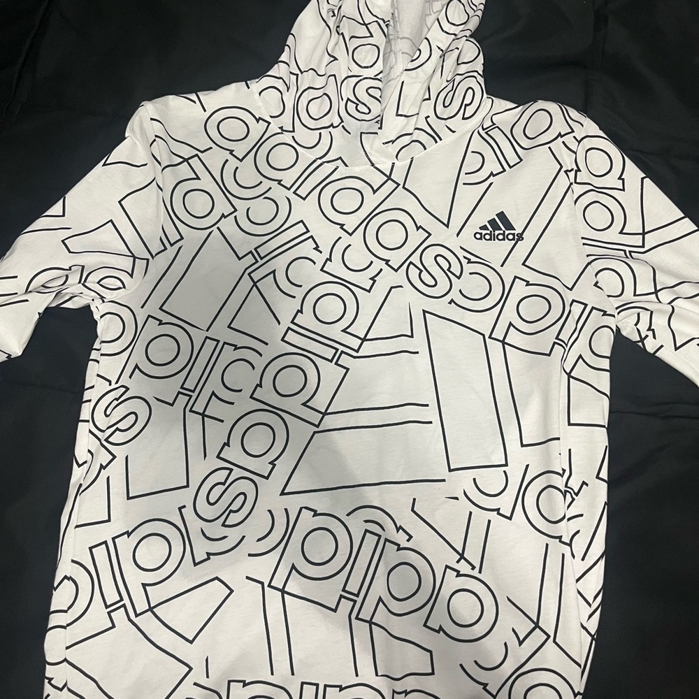 brand new adidas long sleeve with hood with tags kids size medium 10/12